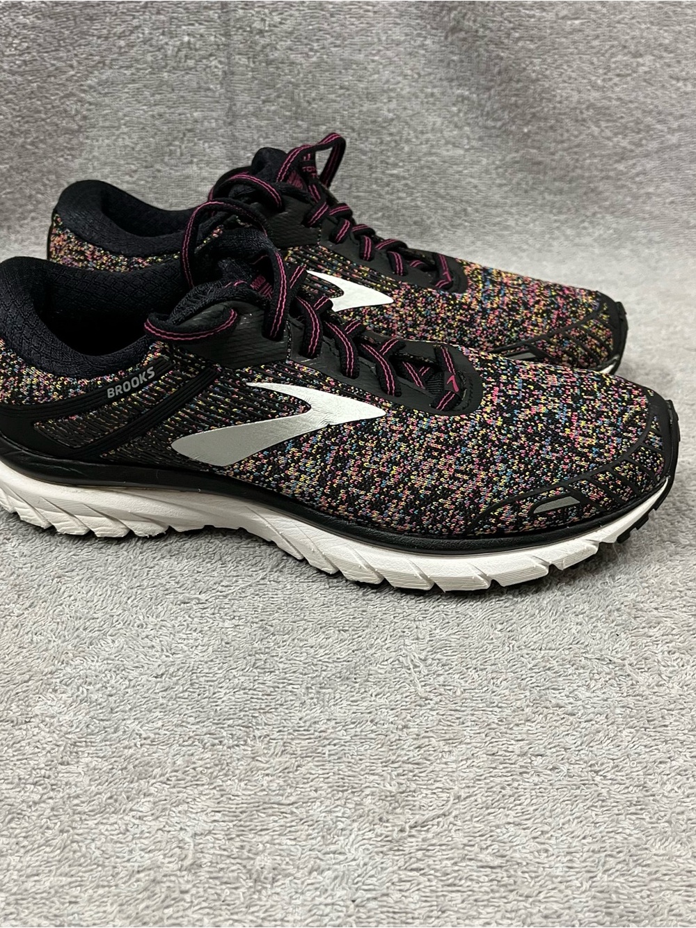 Brooks Adrenaline GTS 18 1202681B687 Women's US 8B Running Sneaker